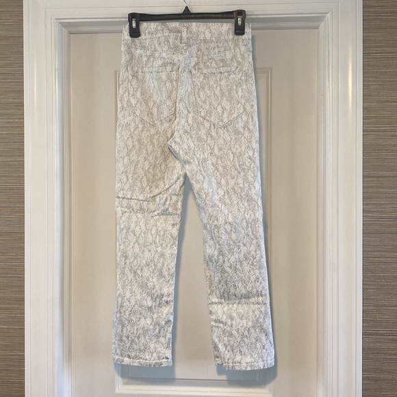 Express High Rise White Capris - Picture 4 of 5